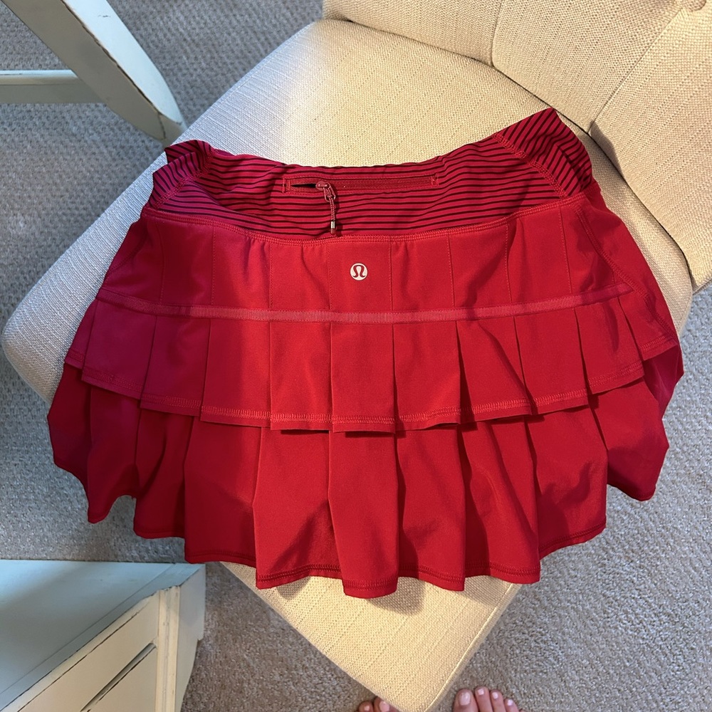 Lululemon Tennis Skirt — Size 4/6 — Ruffles on Back